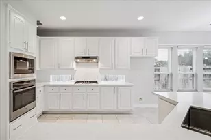 5810 Brook Bend Dr, Sugar Land, TX 77479 - Photo 10