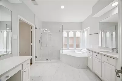 5810 Brook Bend Drive, Sugar Land, TX 77479 - Photo 12