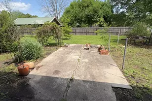 805 Beauty St, Dayton, TX 77535 - Photo 20