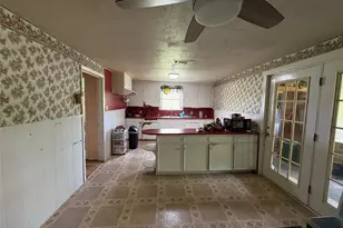 805 Beauty St, Dayton, TX 77535 - Photo 6