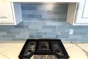 2 N Chantsong Cir, The Woodlands, TX 77382 - Photo 12