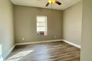 1014 W 4th St, Freeport, TX 77541 - Photo 8
