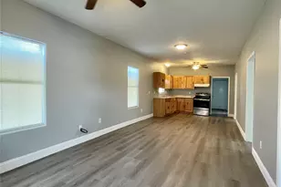 1014 W 4th St, Freeport, TX 77541 - Photo 4