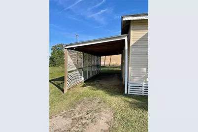 1014 W 4th Street, Freeport, TX 77541 - Photo 2