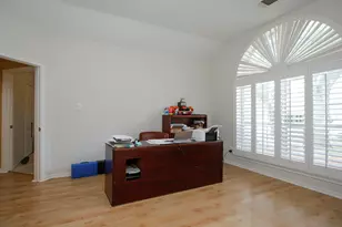 20206 Treetop Ln, Spring, TX 77388 - Photo 8