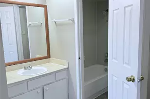 12655 Ashford Meadow Dr, Houston, TX 77082 - Photo 14