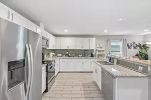 1022 Avenue L, Galveston, TX 77550 - Photo 14