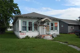 1527 14th St, Port Arthur, TX 77640 - Photo 1