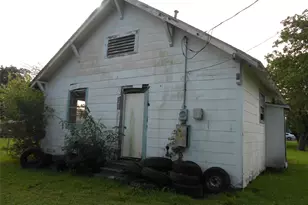 1527 14th St, Port Arthur, TX 77640 - Photo 8
