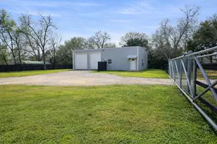 5619 Maple St, Crosby, TX 77532 - Photo 2