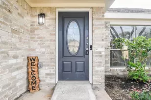 13507 Dripping Springs Dr, Houston, TX 77083 - Photo 2