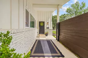 5250 Beechnut St, Houston, TX 77096 - Photo 2