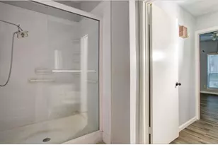 11711 Memorial Dr, Houston, TX 77024 - Photo 12