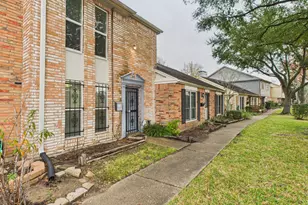 6416 Bankside Dr, Houston, TX 77096 - Photo 2