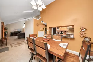 13984 Hollowgreen Dr, Houston, TX 77082 - Photo 10