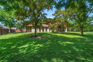 2011 Briar Ln, Richmond, TX 77469 - Photo 6