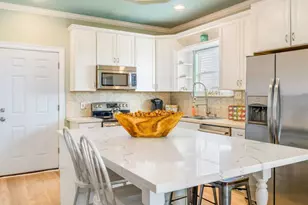 986 Bahama Dr, Crystal Beach, TX 77650 - Photo 6