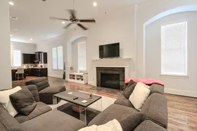 2037 Fannin Station N, Houston, TX 77045 - Photo 20