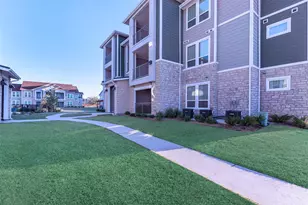 4633 Campus Dr, Fort Worth, TX 76119 - Photo 4