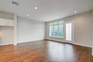 1314 Mayfair Clarkson Ln, Houston, TX 77055 - Photo 2