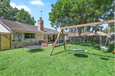 1819 Meadow Creek Drive, Pearland, TX 77581 - Photo 24
