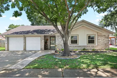 1819 Meadow Creek Drive, Pearland, TX 77581 - Photo 2