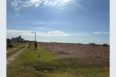1236 Highway 87, Crystal Beach, TX 77650 - Photo 4