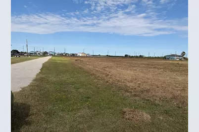 1236 Highway 87, Crystal Beach, TX 77650 - Photo 8