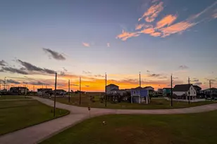 25011 Sausalito Dr, Galveston, TX 77554 - Photo 4