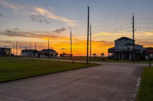 25011 Sausalito Dr, Galveston, TX 77554 - Photo 10