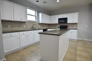 1996 Leisure Ln, League City, TX 77573 - Photo 10