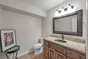 33 Regency Pt, Conroe, TX 77356 - Photo 10