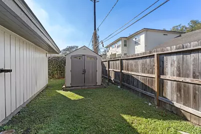 5214 Loch Lomond Drive, Houston, TX 77096 - Photo 32