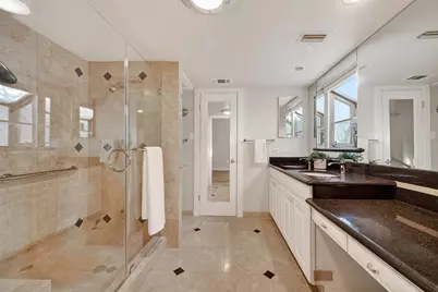 5338 Brownway Street #B19, Houston, TX 77056 - Photo 6