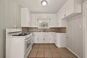 8022 White Ave, Hitchcock, TX 77563 - Photo 18
