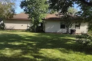 1423 W 10th St, Freeport, TX 77541 - Photo 10