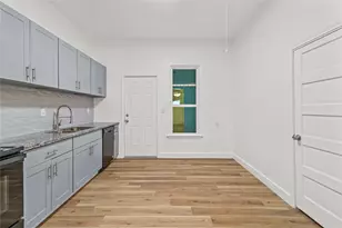 436 E Peach St, Angleton, TX 77515 - Photo 6