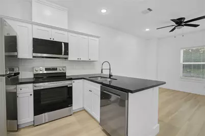 8410 Sunnyhill Street, Houston, TX 77088 - Photo 10