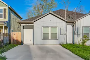 8410 Sunnyhill St, Houston, TX 77088 - Photo 2