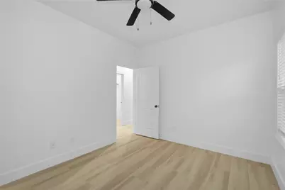 8410 Sunnyhill Street, Houston, TX 77088 - Photo 18