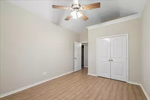 6820 Essex Ln, Groves, TX 77619 - Photo 16