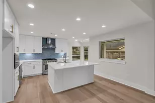 4 N Autumnwood Way, The Woodlands, TX 77380 - Photo 12