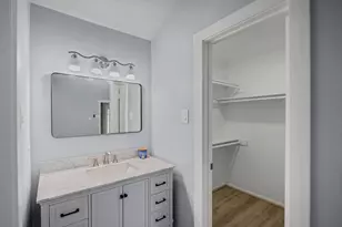 17 Oldstream Ct, The Woodlands, TX 77381 - Photo 12