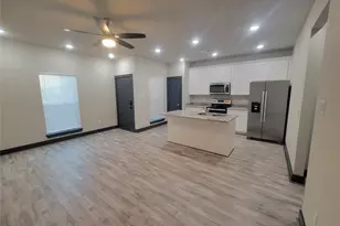 8221 Charlesmont St, Houston, TX 77078 - Photo 4