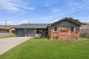 3002 Columbia St, Baytown, TX 77521 - Photo 1