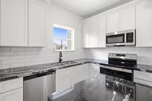 307 Bolden St E/F St, Houston, TX 77029 - Photo 8