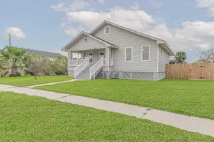 623 32nd St, Galveston, TX 77550 - Photo 2