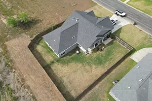 1912 Lynn St, El Campo, TX 77437 - Photo 32