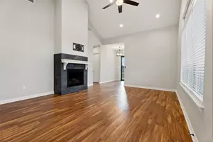 1912 Lynn St, El Campo, TX 77437 - Photo 8