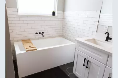 1912 Lynn Street, El Campo, TX 77437 - Photo 16